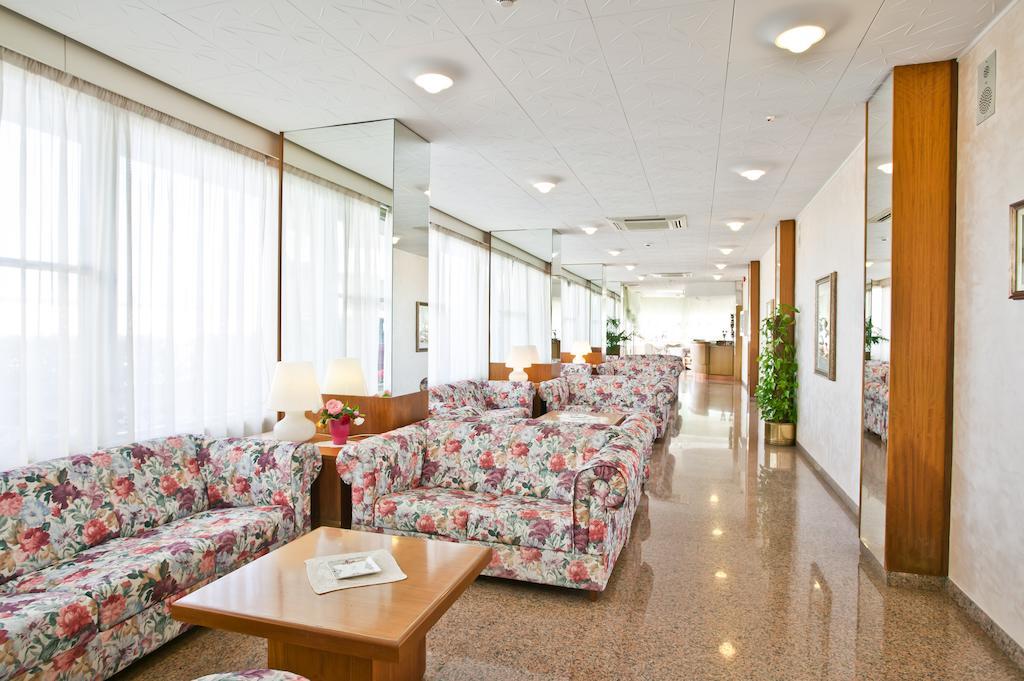 Hotel Sporting Cesenatico Extérieur photo